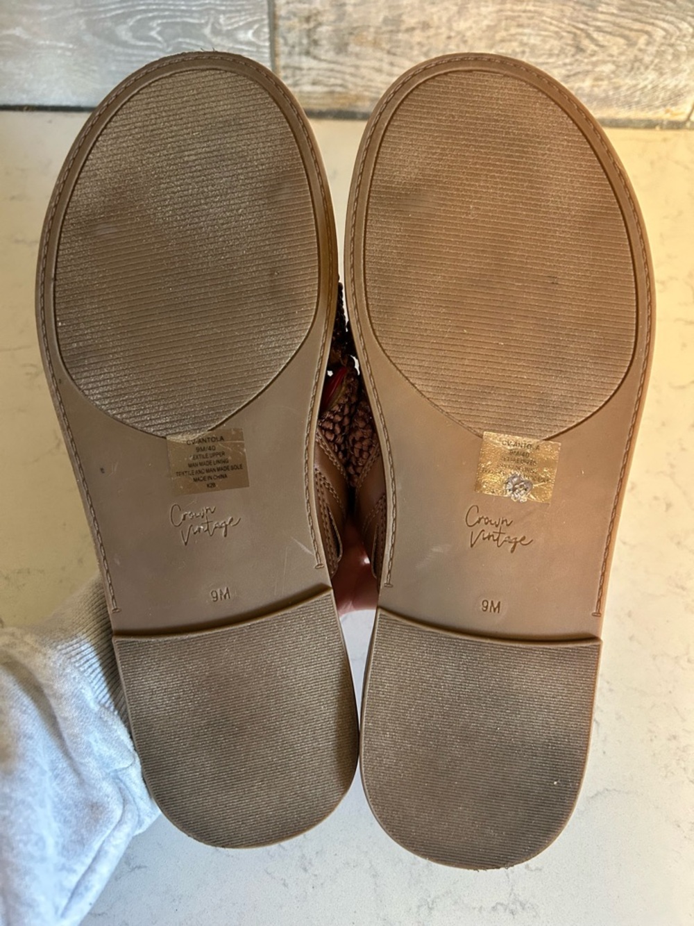 Like New Crown Vintage Antola Bronze Crochet Woven Boho Flat Slip On Sandal - Picture 15 of 15